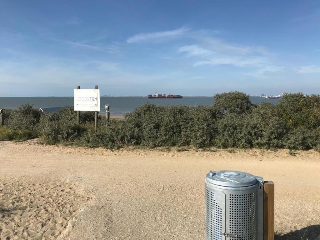 Chalet By The Sea Im Breskens Zeeland Villa Exteriör bild